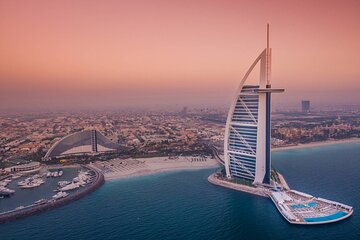 Dubai: 2-Hour Luxury Sightseeing Cruise with Food and Soft Drinks