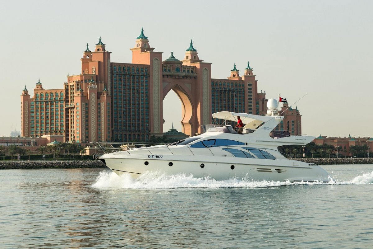 EVEREST YACHT CHARTER